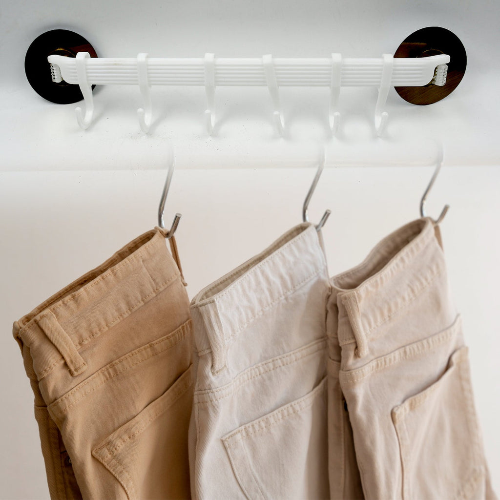 Wall-Mounted Towel Hanger – No-Drill Adhesive Rack | Mini Bubbles