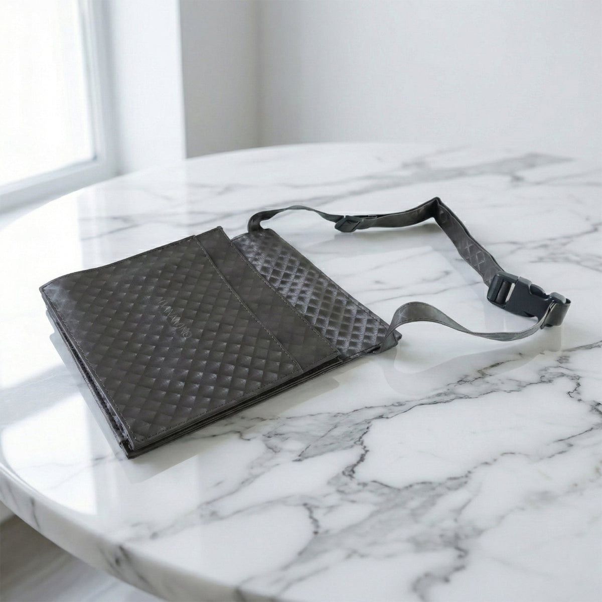 Quilted Crossbody Sling Bag – Stylish Adjustable Strap for Men & Women