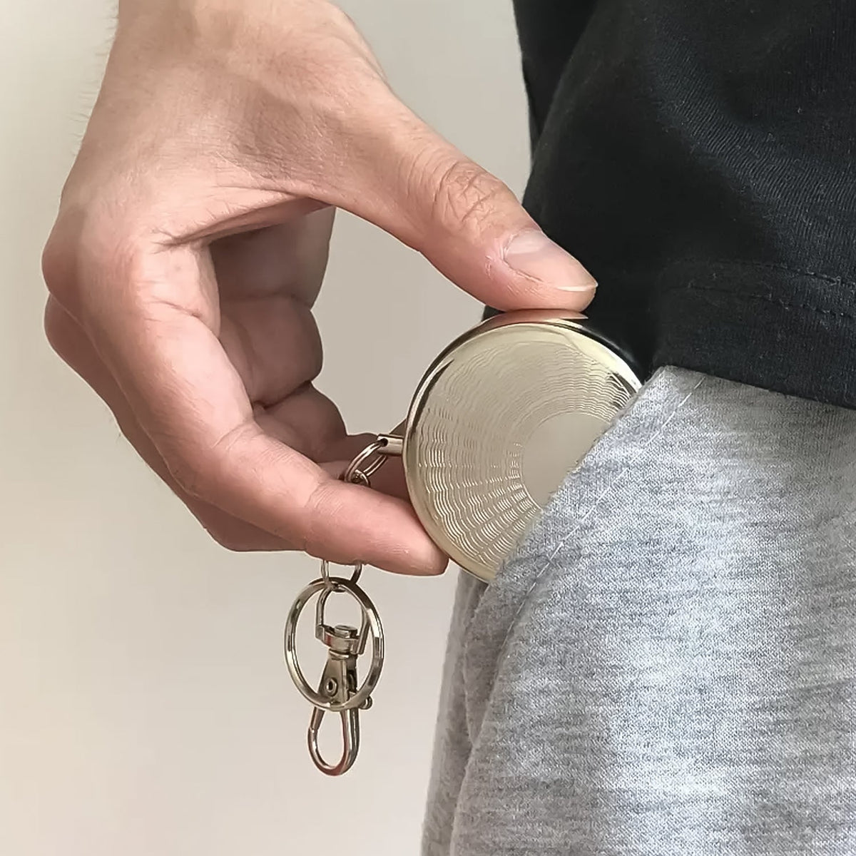Mini Stainless Steel Ashtray – Portable with Secure Lid for Travel
