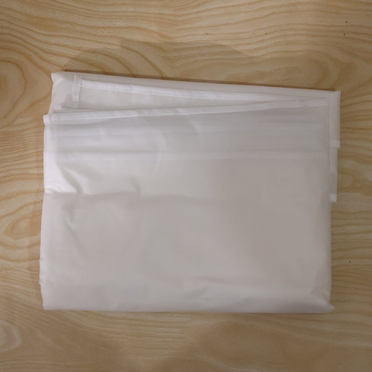 Foldable Suit Cover – Space-Saving Non-Woven Clothes Protection
