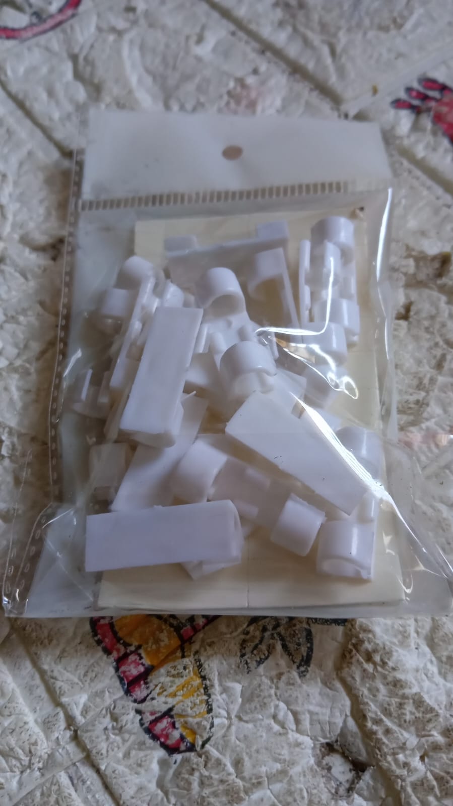 Plastic Cable Clips – Strong Adhesive Wire Organizer (20 Pcs) | WipeTech