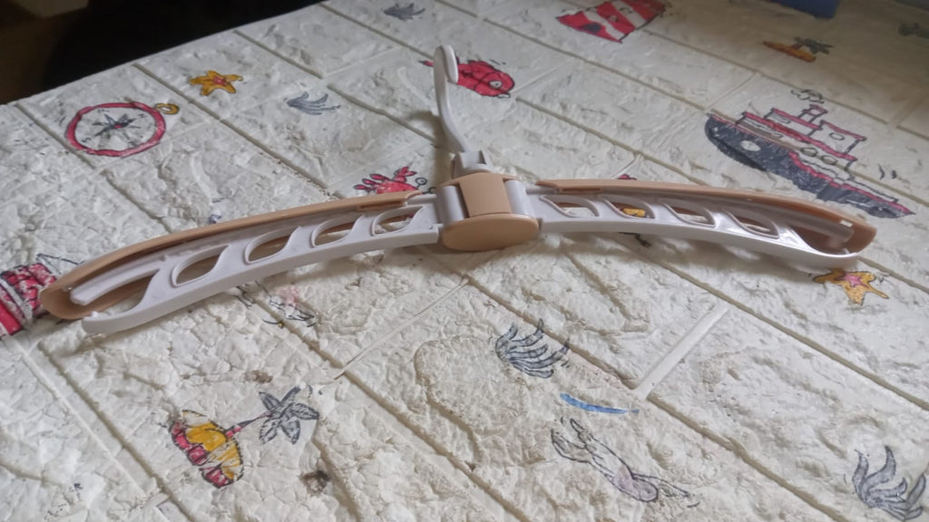 Portable Folding Hanger – 360° Rotating, Travel-Friendly | Organivo