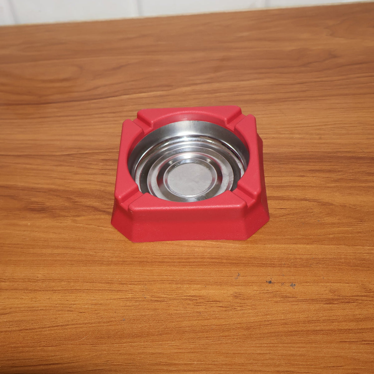 Heat-Resistant Ashtray – Stainless Steel Inner Bowl for Easy Cleaning