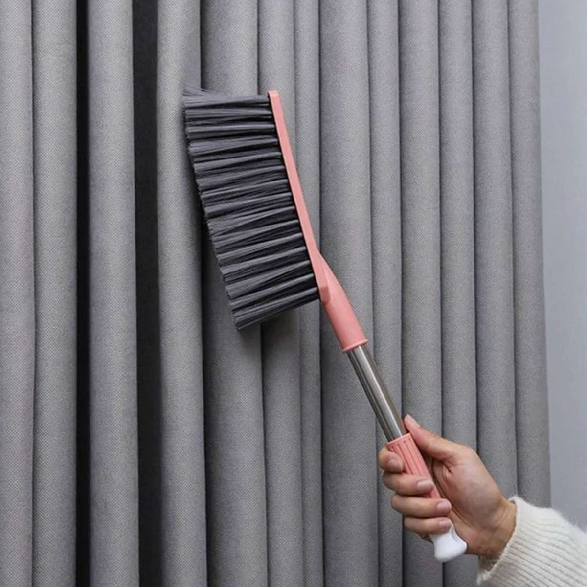 Long Handle Cleaning Brush – Soft Bristles for Gentle Dusting