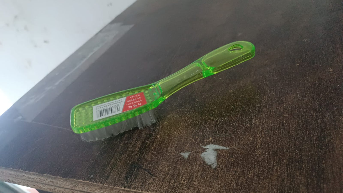 Scrubbing Brush – Multi-Purpose Shoe & Clothes Cleaner | Velvet Wipe