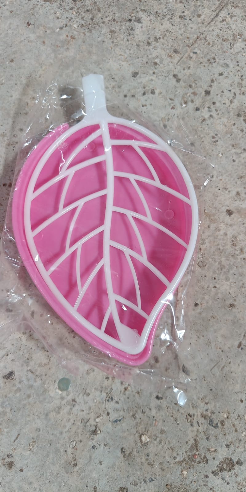 Leaf Shape Soap Holder – Draining Bathroom Dish | VelvetBubbles