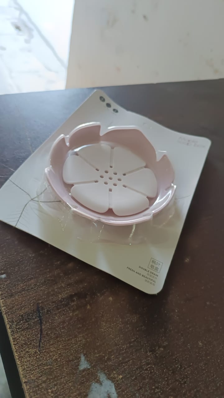 Plastic Soap Dish – Self-Draining Floral Design | VelvetBubbles