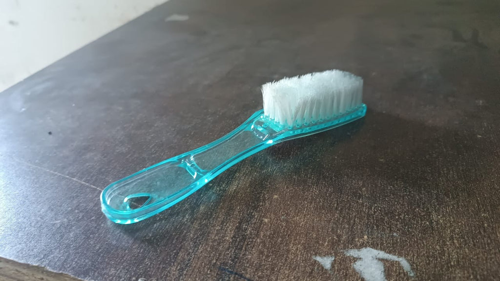 Scrubbing Brush – Multi-Purpose Shoe & Clothes Cleaner | Velvet Wipe